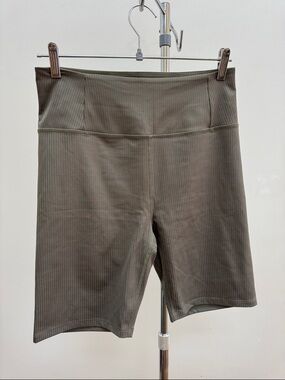 Girlfriend collective ribbed high rise run bike shorts L green